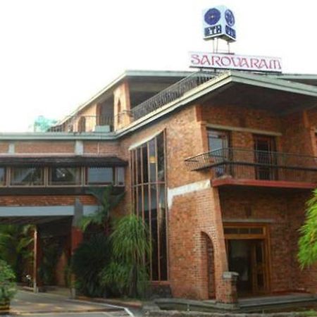 BTH Sarovaram Kochi Exteriör bild