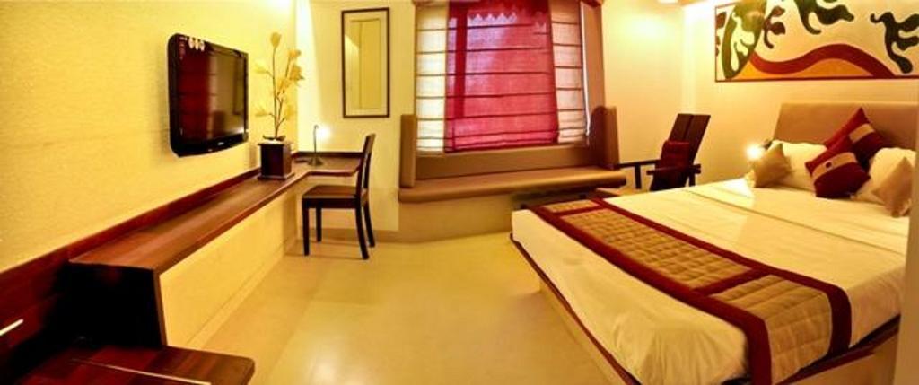 BTH Sarovaram Kochi Exteriör bild