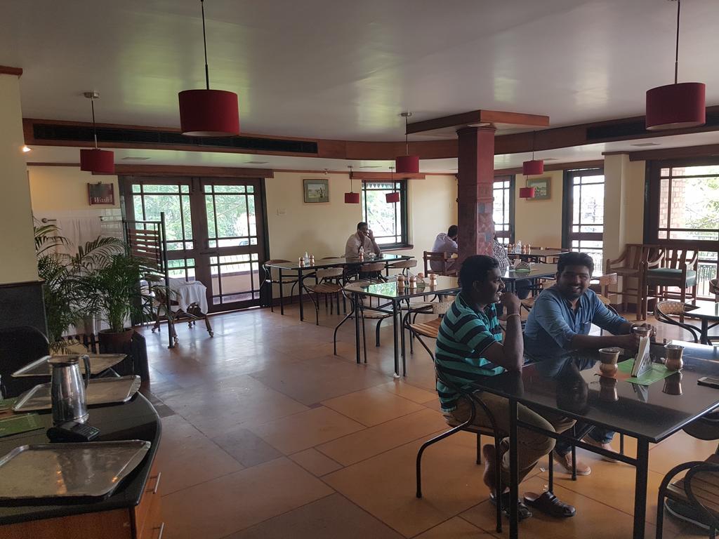 BTH Sarovaram Kochi Exteriör bild
