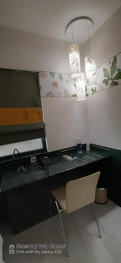 BTH Sarovaram Kochi Exteriör bild